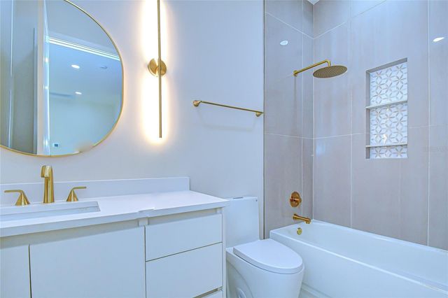 1808 W ERNA DRIVE, Tampa, FL 33603