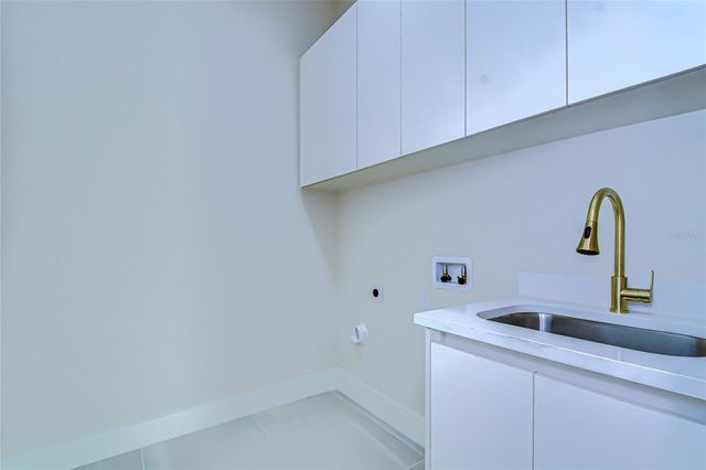 1808 W ERNA DRIVE, Tampa, FL 33603