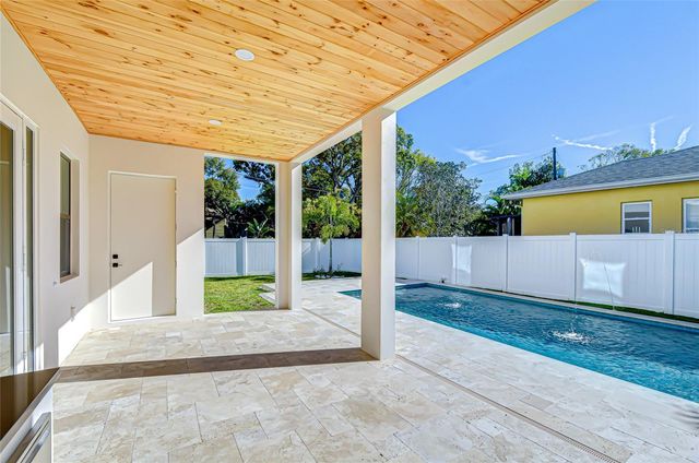 1808 W ERNA DRIVE, Tampa, FL 33603