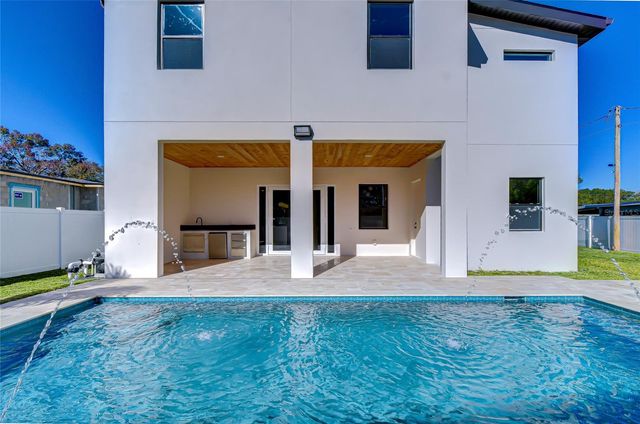 1808 W ERNA DRIVE, Tampa, FL 33603