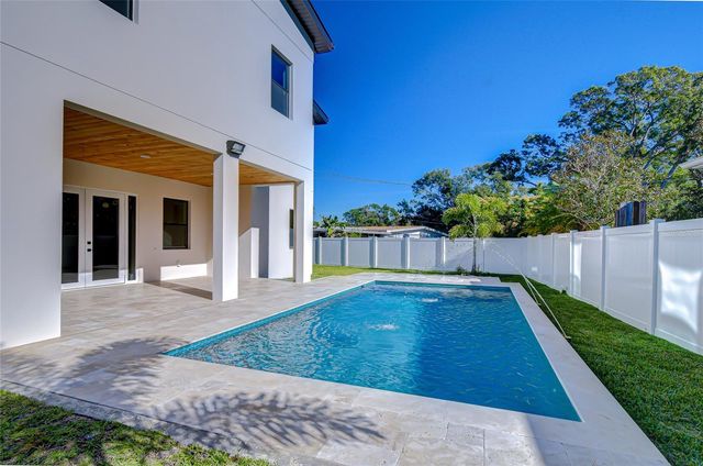 1808 W ERNA DRIVE, Tampa, FL 33603