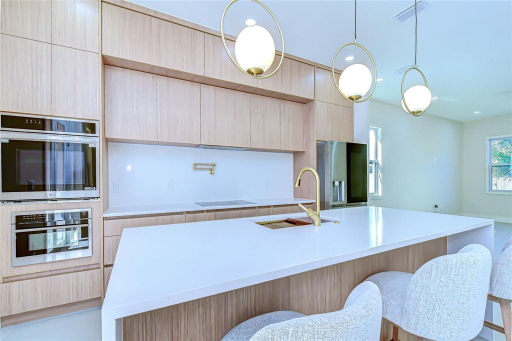 Image 23 of property listing at 1808 W ERNA DRIVE, Tampa, FL 33603