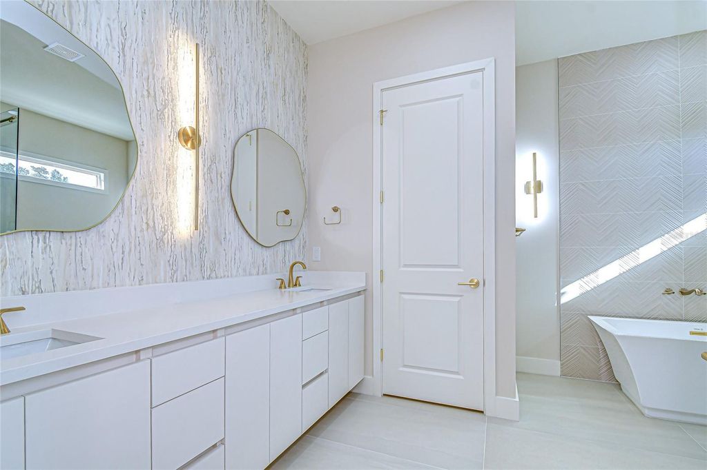 Image 42 of property listing at 1808 W ERNA DRIVE, Tampa, FL 33603