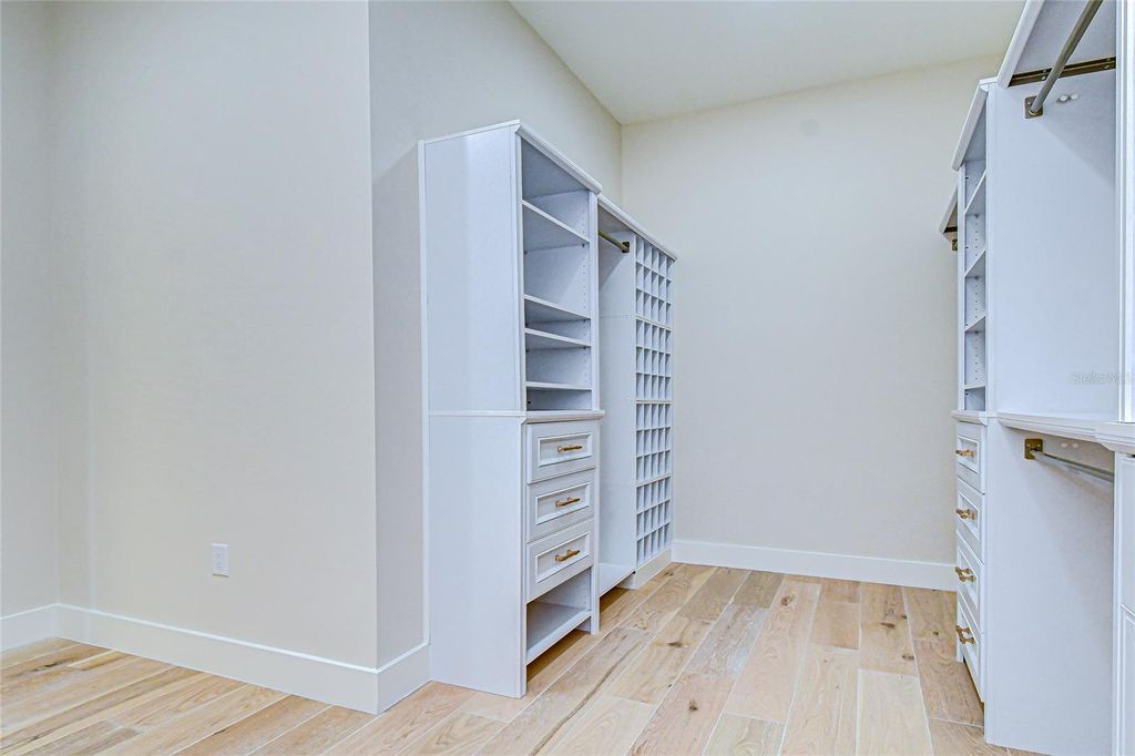 Image 49 of property listing at 1808 W ERNA DRIVE, Tampa, FL 33603