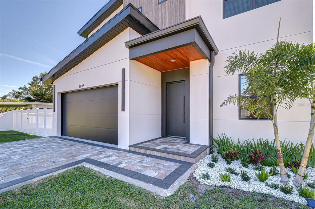 Image 69 of property listing at 1808 W ERNA DRIVE, Tampa, FL 33603