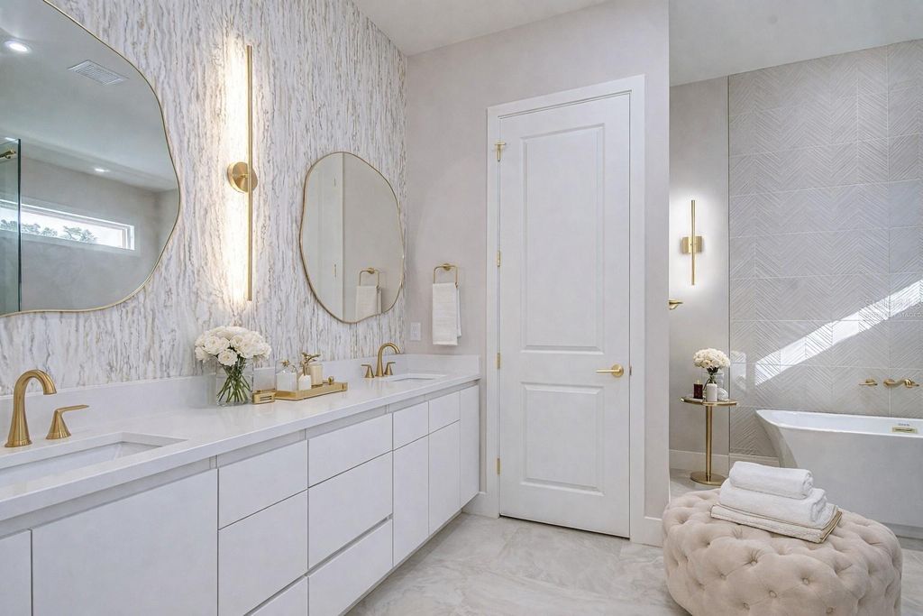 Image 8 of property listing at 1808 W ERNA DRIVE, Tampa, FL 33603