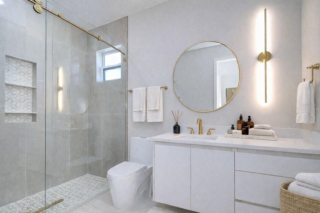 Image 10 of property listing at 1808 W ERNA DRIVE, Tampa, FL 33603