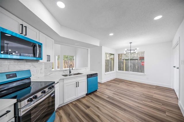 11915 Green Glade Drive, Houston, TX 77099
