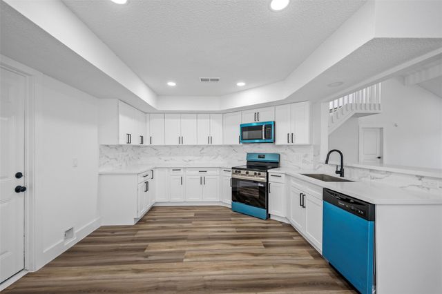 11915 Green Glade Drive, Houston, TX 77099