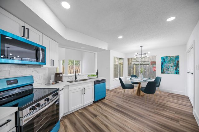 11915 Green Glade Drive, Houston, TX 77099