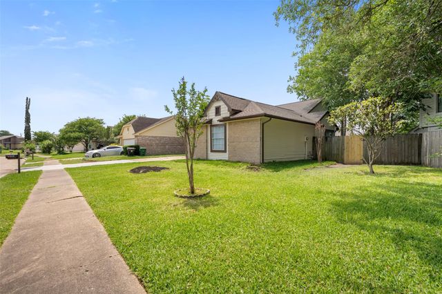 11915 Green Glade Drive, Houston, TX 77099