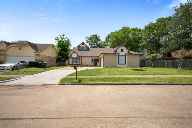 11915 Green Glade Drive, Houston, TX 77099