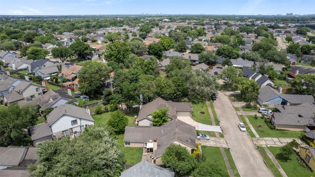 11915 Green Glade Drive, Houston, TX 77099