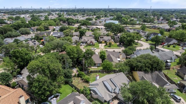11915 Green Glade Drive, Houston, TX 77099
