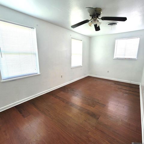 11570 Baylor Dr, Baton Rouge, LA 70816