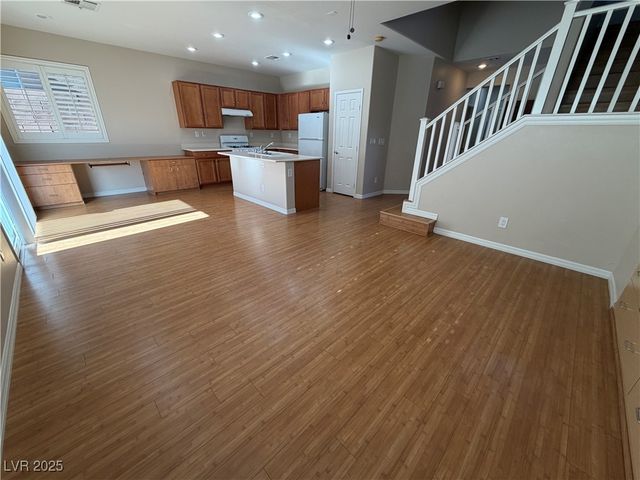 9233 Sunny Oven Court, Las Vegas, NV 89178