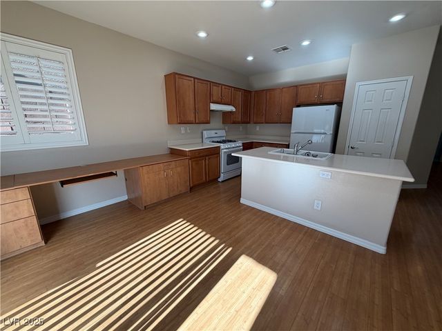 9233 Sunny Oven Court, Las Vegas, NV 89178