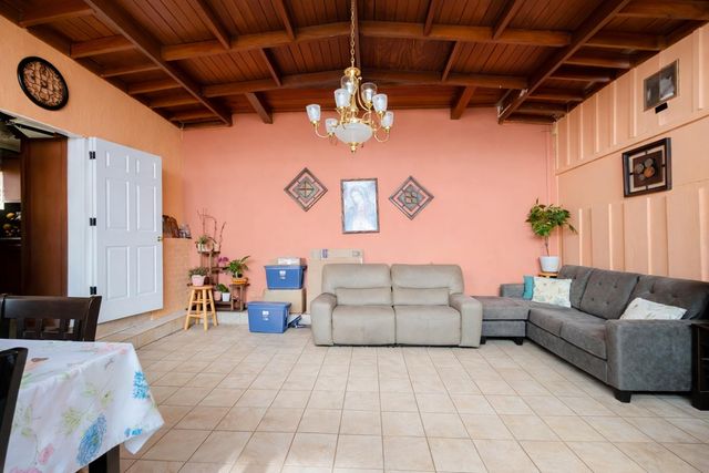 600 E Mariposa Street, Avenal, CA 93204