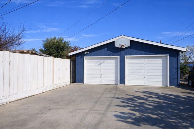 600 E Mariposa Street, Avenal, CA 93204