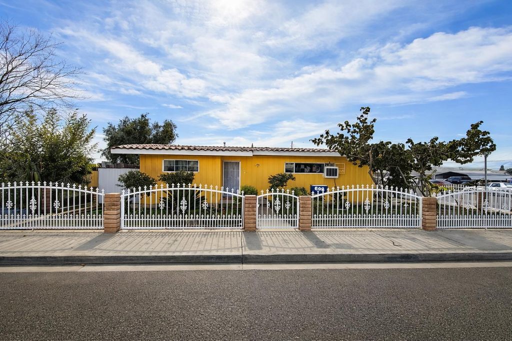 600 E Mariposa Street, Avenal, CA 93204