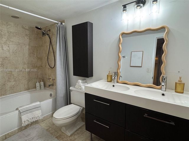 600 Parkview Dr 222, Hallandale Beach, FL 33009