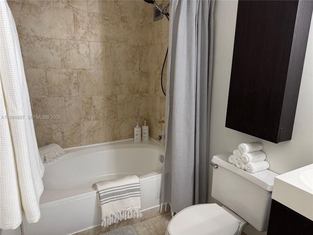 600 Parkview Dr 222, Hallandale Beach, FL 33009