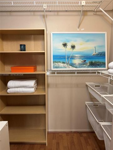 600 Parkview Dr 222, Hallandale Beach, FL 33009