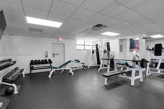 600 Parkview Dr 222, Hallandale Beach, FL 33009