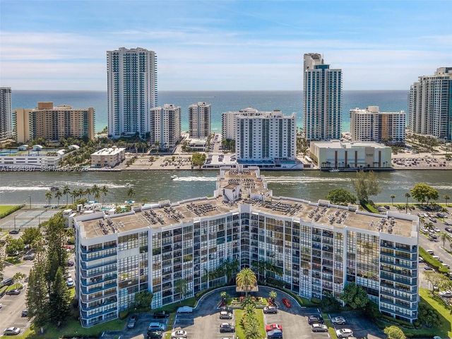 600 Parkview Dr 222, Hallandale Beach, FL 33009