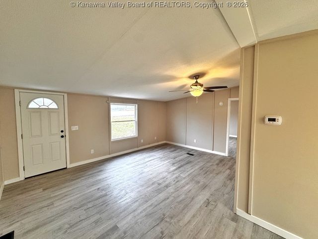 14736 McLane Pike, Liberty, WV 25124