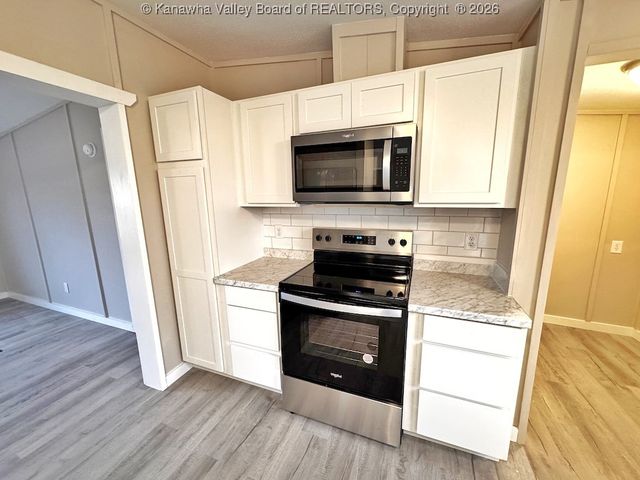 14736 McLane Pike, Liberty, WV 25124