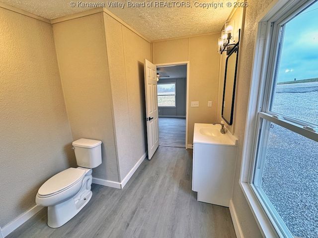 14736 McLane Pike, Liberty, WV 25124