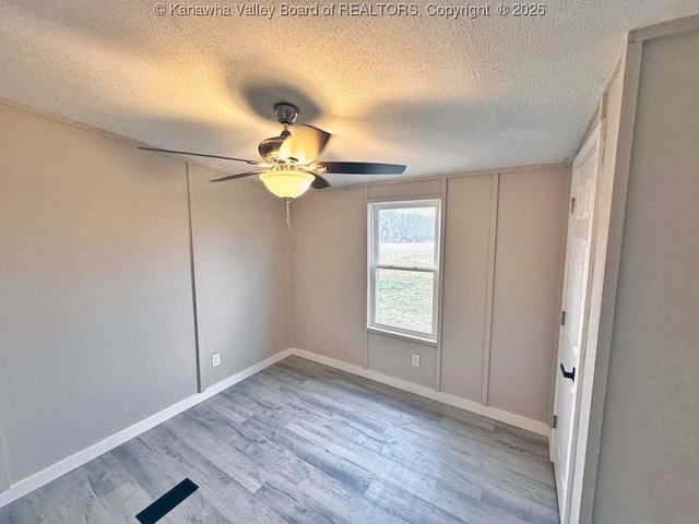 14736 McLane Pike, Liberty, WV 25124