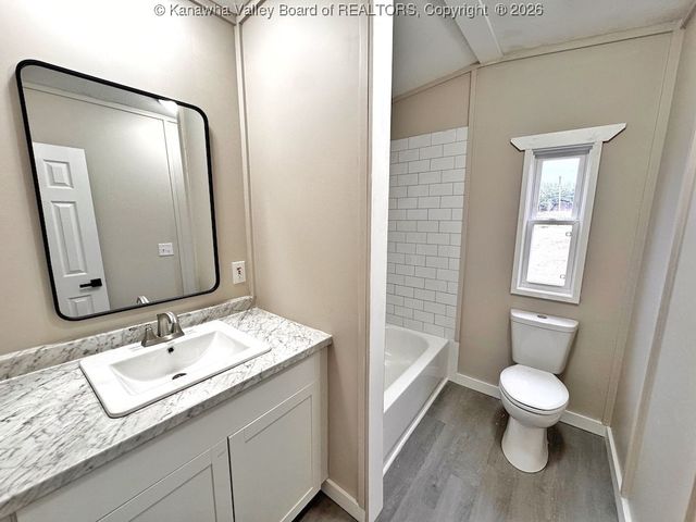 14736 McLane Pike, Liberty, WV 25124