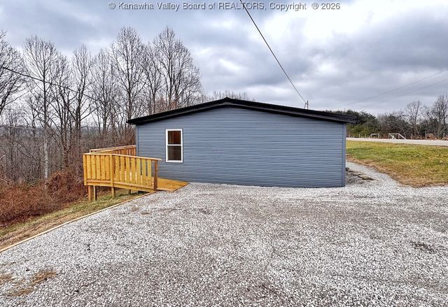 14736 McLane Pike, Liberty, WV 25124