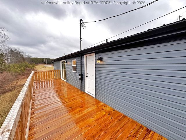 14736 McLane Pike, Liberty, WV 25124