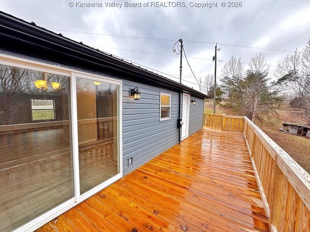 14736 McLane Pike, Liberty, WV 25124