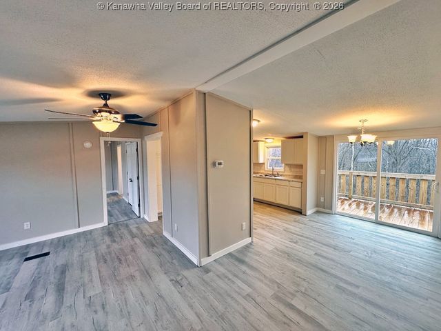 14736 McLane Pike, Liberty, WV 25124