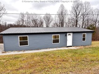 14736 McLane Pike, Liberty, WV 25124