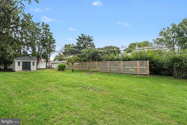 1390 JOLLY RD, Blue Bell, PA 19422