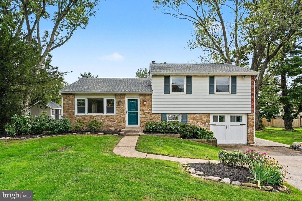 1390 JOLLY RD, Blue Bell, PA 19422