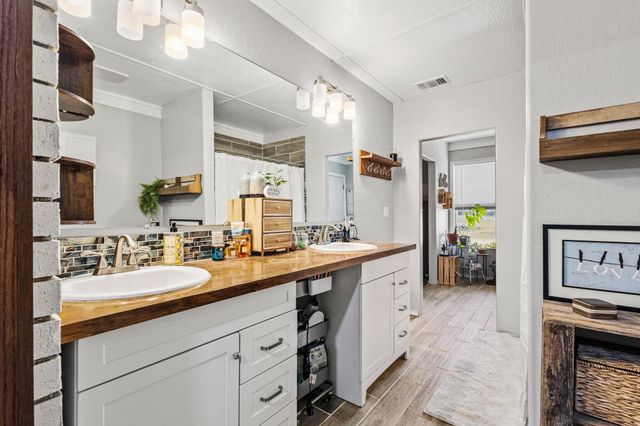 625 COUNTY ROAD 13300, Paris, TX 75462