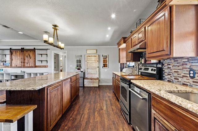 625 COUNTY ROAD 13300, Paris, TX 75462