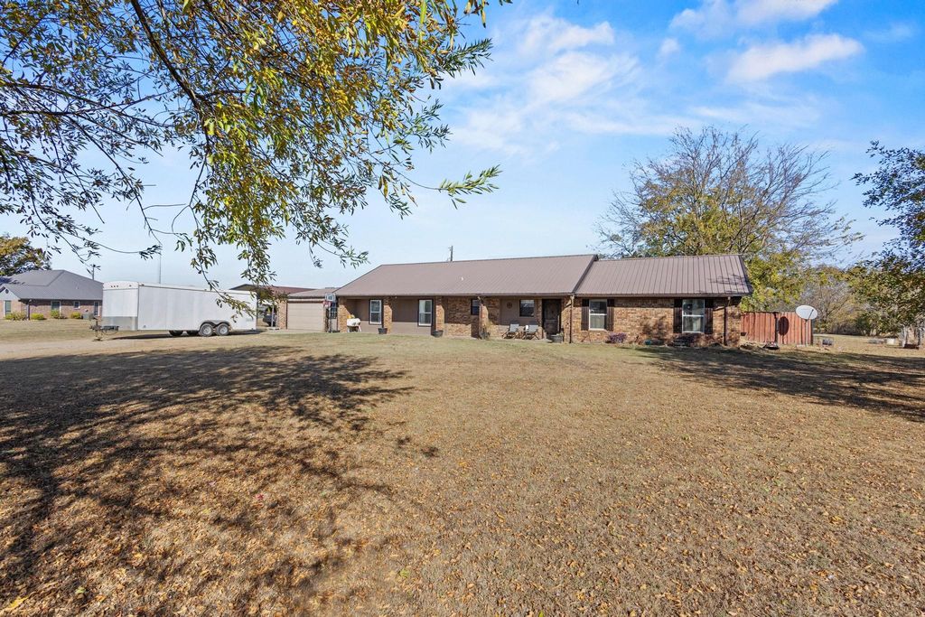 625 COUNTY ROAD 13300, Paris, TX 75462