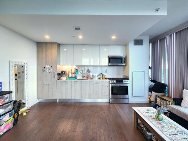 131-05 40 Road 16J, Flushing, NY 11354