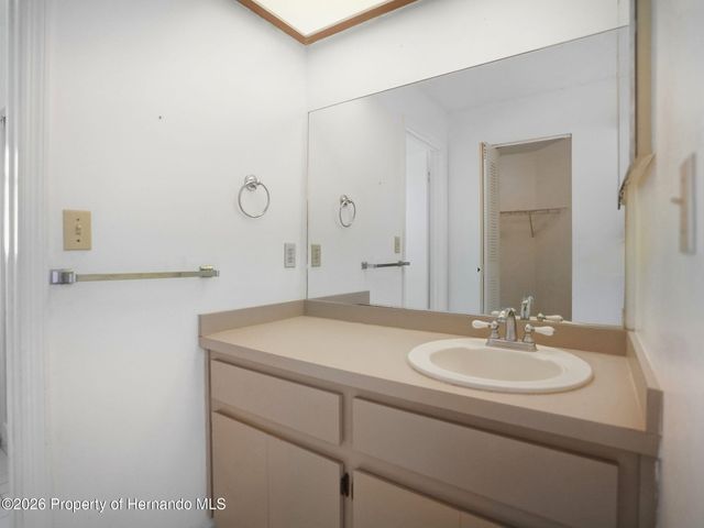 2289 Lake Forest Avenue, Spring Hill, FL 34609