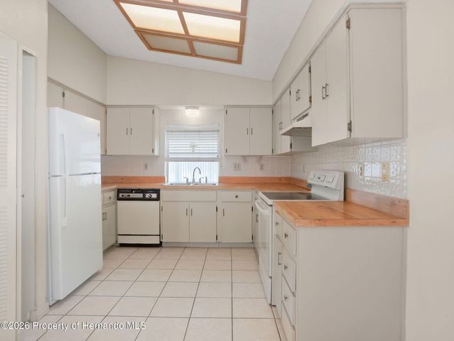 2289 Lake Forest Avenue, Spring Hill, FL 34609