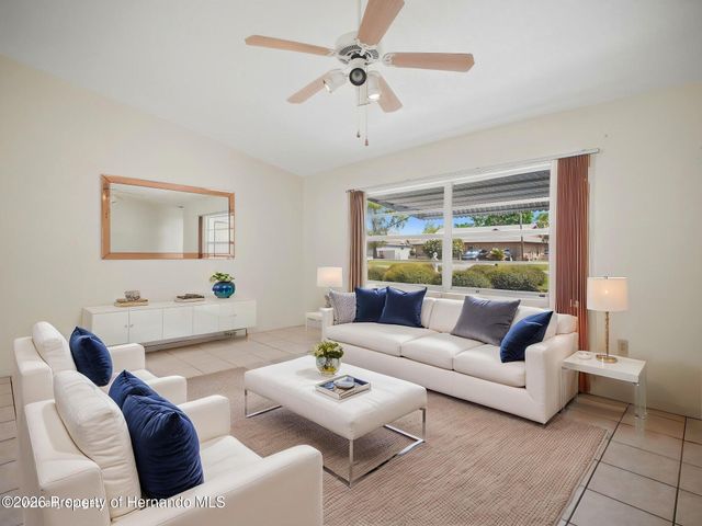 2289 Lake Forest Avenue, Spring Hill, FL 34609