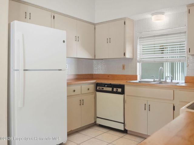 2289 Lake Forest Avenue, Spring Hill, FL 34609