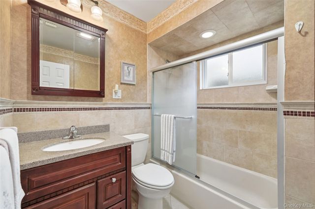 18 Gaylore Drive W, Amityville, NY 11701